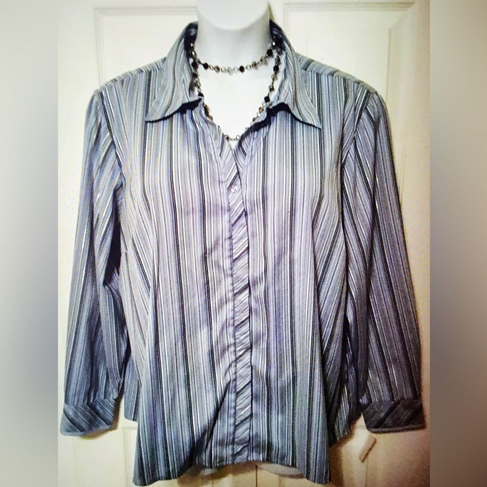 #195 DCC Woman Plus Blue Striped Zip Front 1/2 Sleeve Collared Blouse